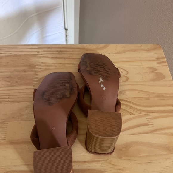 ASOS Velvet Block Heel - Picture 5 of 5